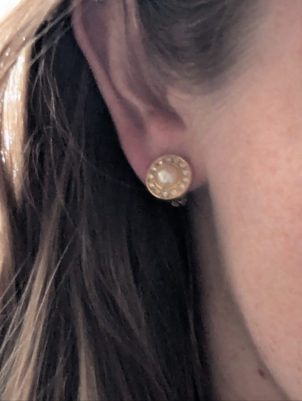 Christian Dior Vintage Clip On Small Faux Pearl and Crystal Earrings - Picture 14 of 16
